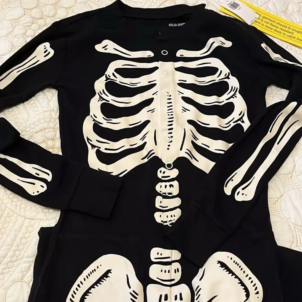 NWT Old Navy glow in the dark skeleton onesie pajamas size large